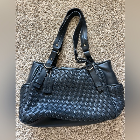 St.Johns Bay genuine leather shoulder bag dark navy almost black - Picture 1 of 9